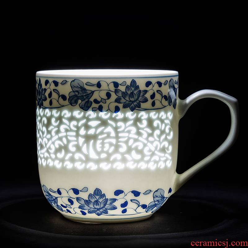 Jingdezhen ceramic tea cups and tea set to restore ancient ways household separation with cover the tea cups office of blue and white porcelain cup