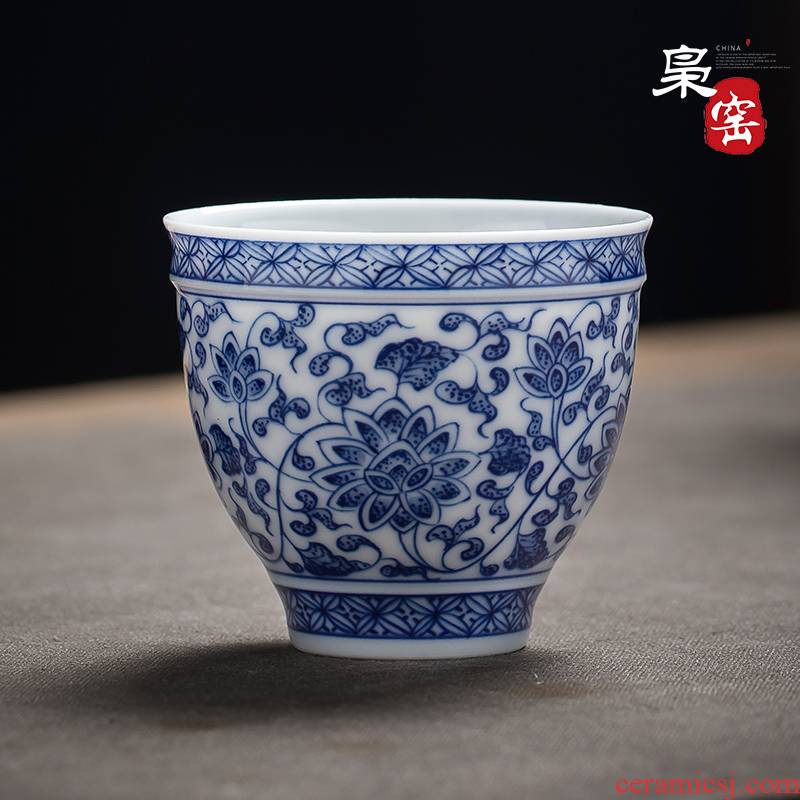 Blue and white kung fu master of jingdezhen ceramic sample tea cup cup single CPU hand - made teacup antique bound lotus flower tea cups