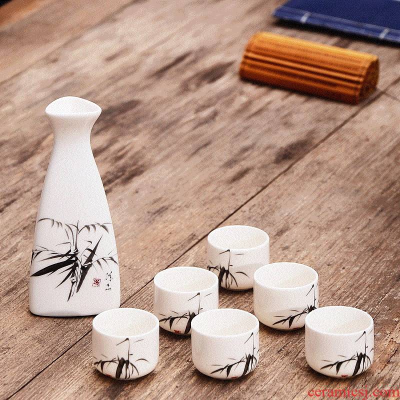 Ceramic wine wine liquor cup tell hip carved white wine cup ancient hip triangle wine suits for