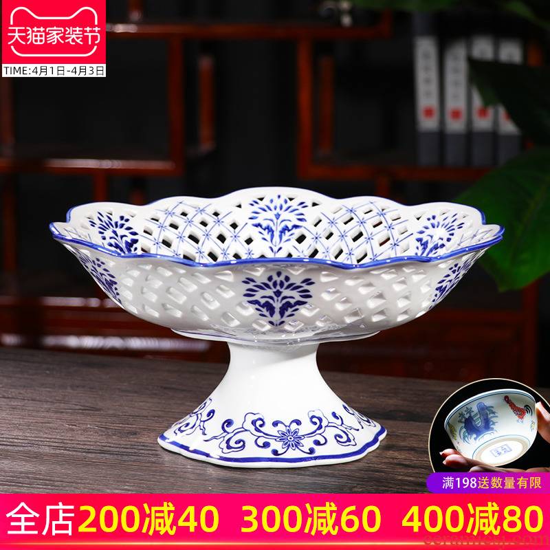 New Chinese style household furnishing articles manually blue and white porcelain of jingdezhen ceramics high fruit bowl sitting room tea table decorations