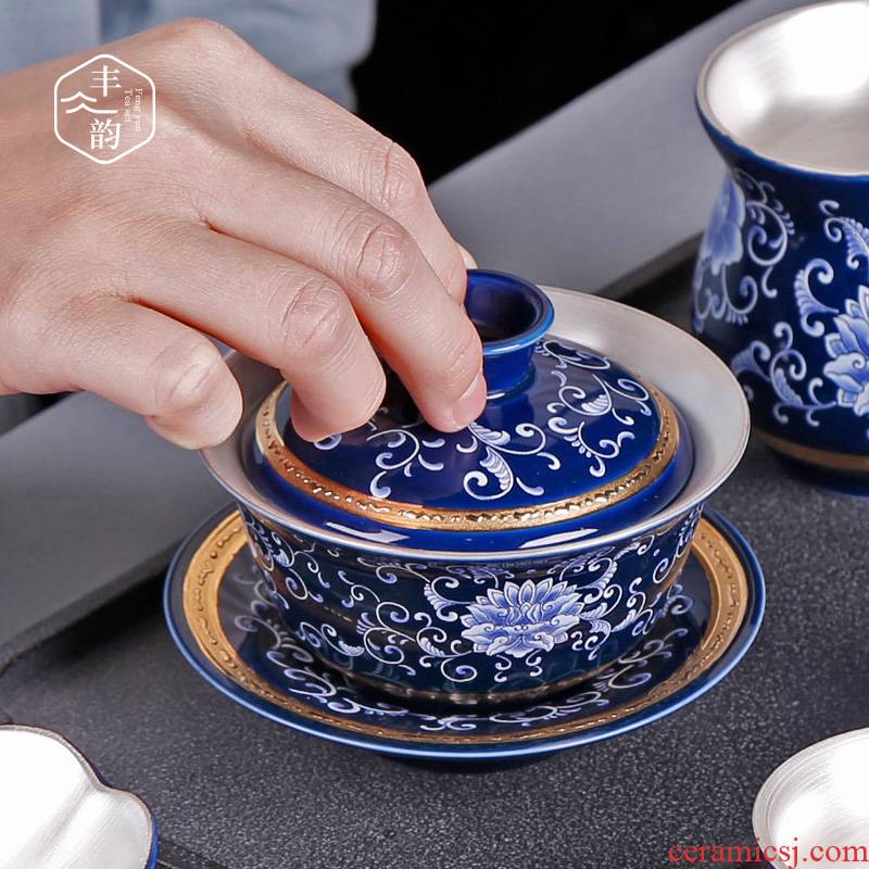 Kung fu tea cup only three silver tureen coppering. As Kung fu tea bowl of Chinese blue and white, a single large ceramic tea set manually