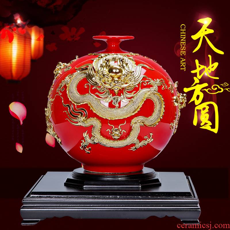 Really sheng paint line carve heaven and earth within China red ceramics vase with gold foil wedding gifts household decoration
