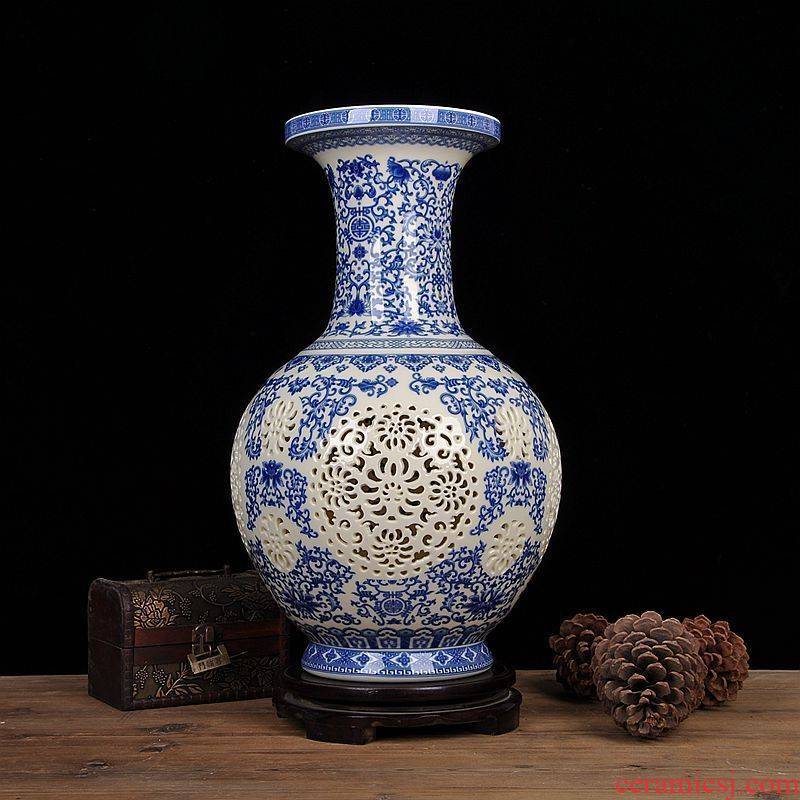 Scene, jingdezhen ceramic vase furnishing articles furnishing articles fashion hollow - out the vase household crafts [large]