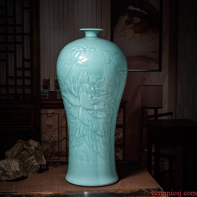 We knew of jingdezhen ceramics antique vase hand - carved childhood home sitting room adornment is placed large bottle