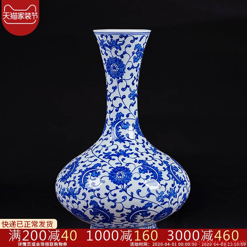 Antique blue and white porcelain of jingdezhen ceramics bound lotus flower vase Chinese style living room corner what adornment is placed by hand