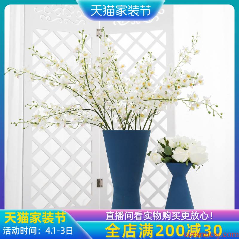 The New Chinese jingdezhen ceramic vase mesa place simulation flowers, artificial flowers decorate the sitting room between example villa