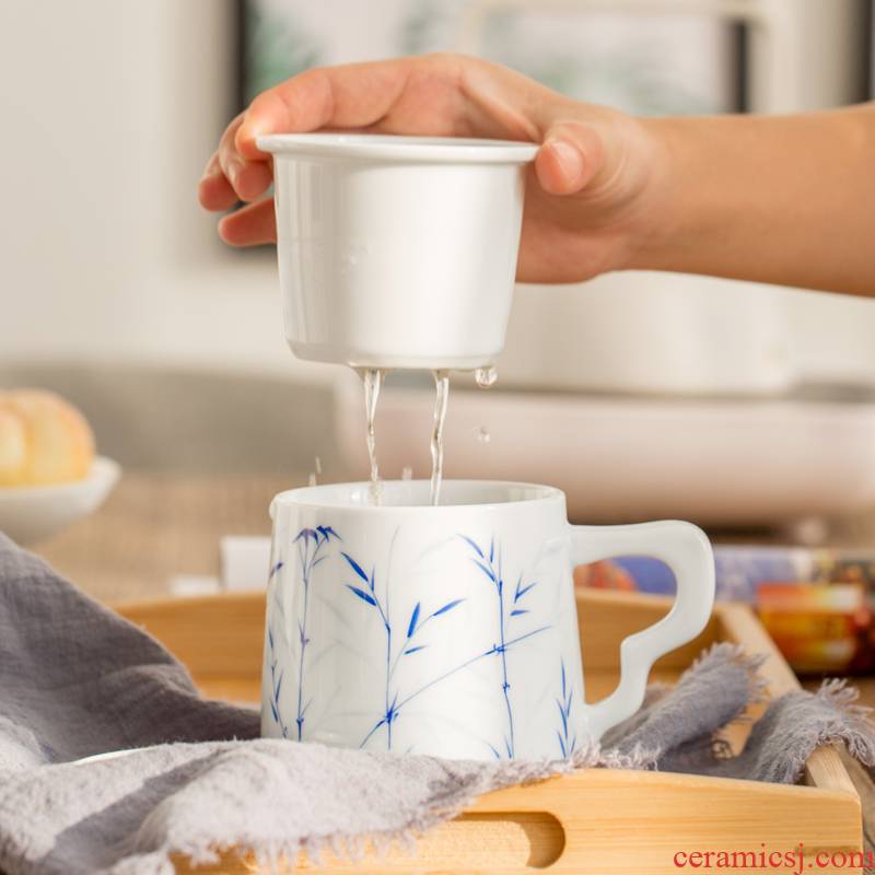Poly real (sheng mugs hand of jingdezhen blue and white porcelain office cup of manual coloured drawing or pattern glass home with cover filter cups
