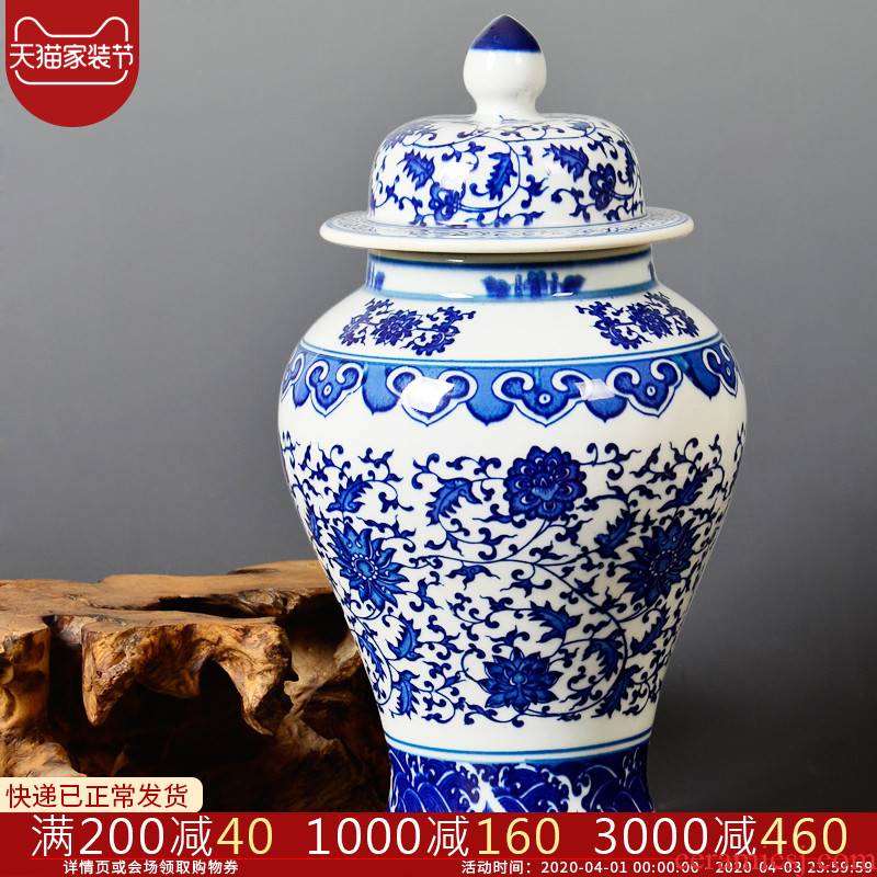 Classic blue and white porcelain vase cb32 jingdezhen ceramics sitting room adornment is placed on the general tank storage tank caddy fixings