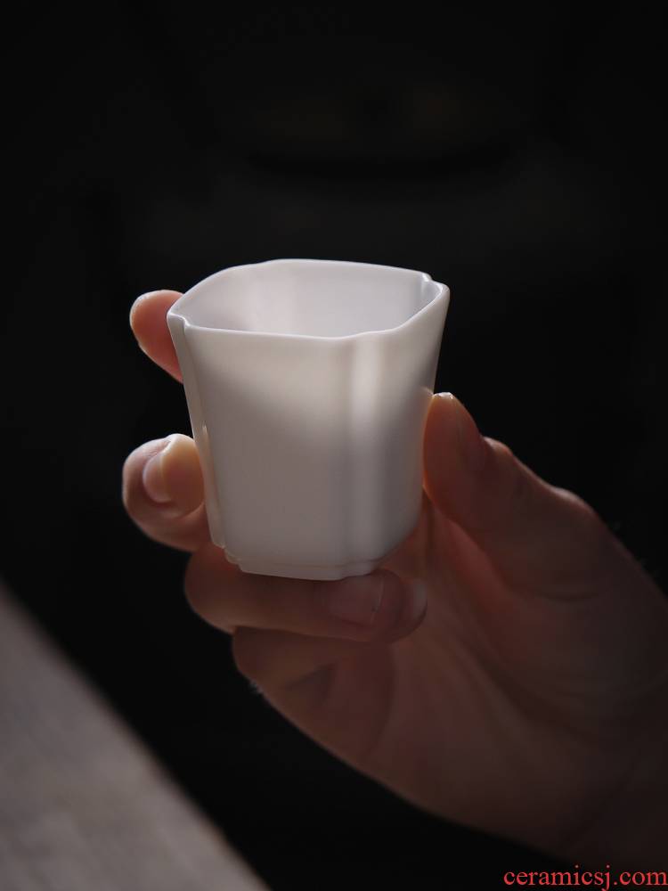 Jiangnan past dehua white porcelain teacup suet jade China ceramic kung fu tea set a single sample tea cup small square cup