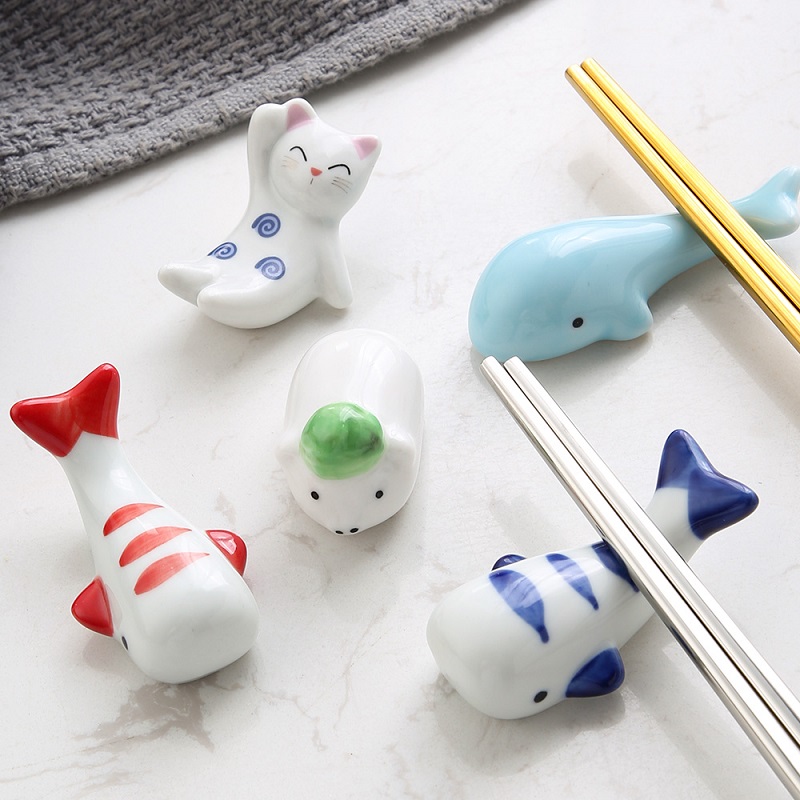 MOE is lovely animal cartoon Japanese chopsticks chopsticks pillow home ideas put spoons chopsticks rack shelf ceramics