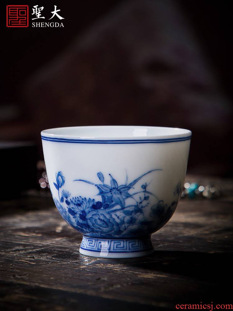 St the ceramic kung fu tea master cup hand - made qunfang brocade cluster sample tea cup jingdezhen blue and white porcelain tea set single CPU