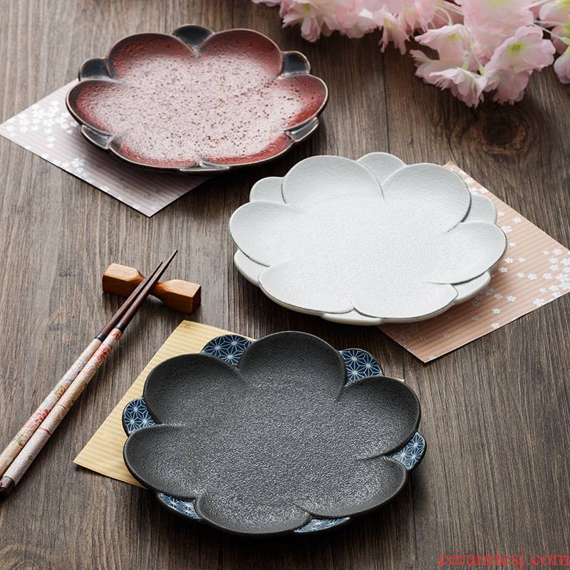 Kaiseki Japanese sushi plate dessert plate, plate ceramics material dishes creative flower shaped plates imported from Japan
