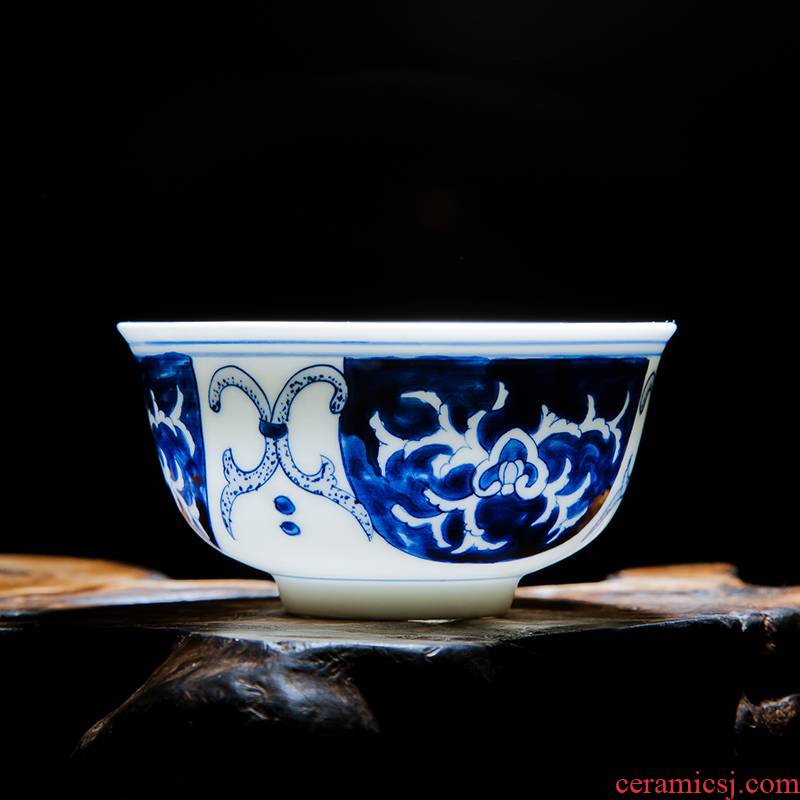 The Sample tea cup of jingdezhen ceramic glaze under personal hand small cup single CPU kung fu tea set of blue and white porcelain cups masters cup