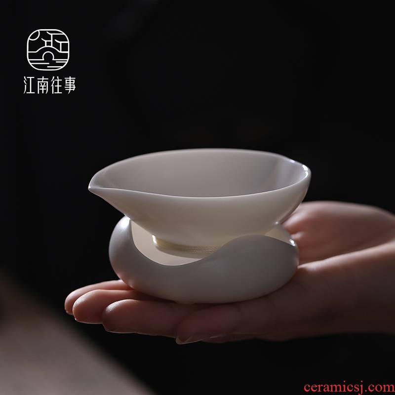 Jiangnan past dehua white porcelain) of China tea filter ceramic tea strainer suet jade) suits for