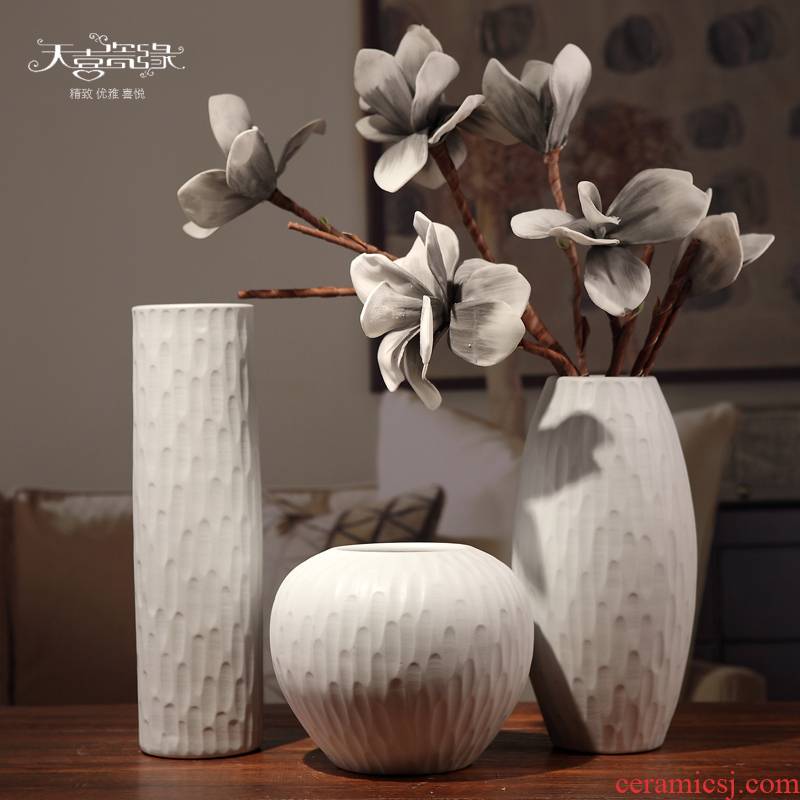 Jingdezhen ceramic vase furnishing articles furnishing articles I and contracted household white flower arranging the sitting room the table dry flower decoration