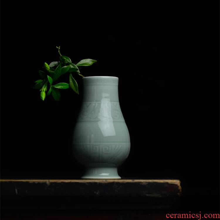Offered home - cooked play at four taste elegant green glaze cut small bottle of jingdezhen checking antique porcelain four furnishing articles