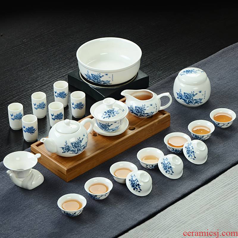 Are young jade porcelain porcelain of a complete set of kung fu tea set ceramic tureen tea cup white porcelain tea to implement the teapot