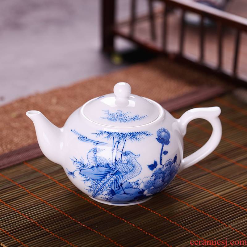 Jingdezhen ceramic blue and white pure manual hand - made teapot office home teapot kung fu tea pu 'er tea