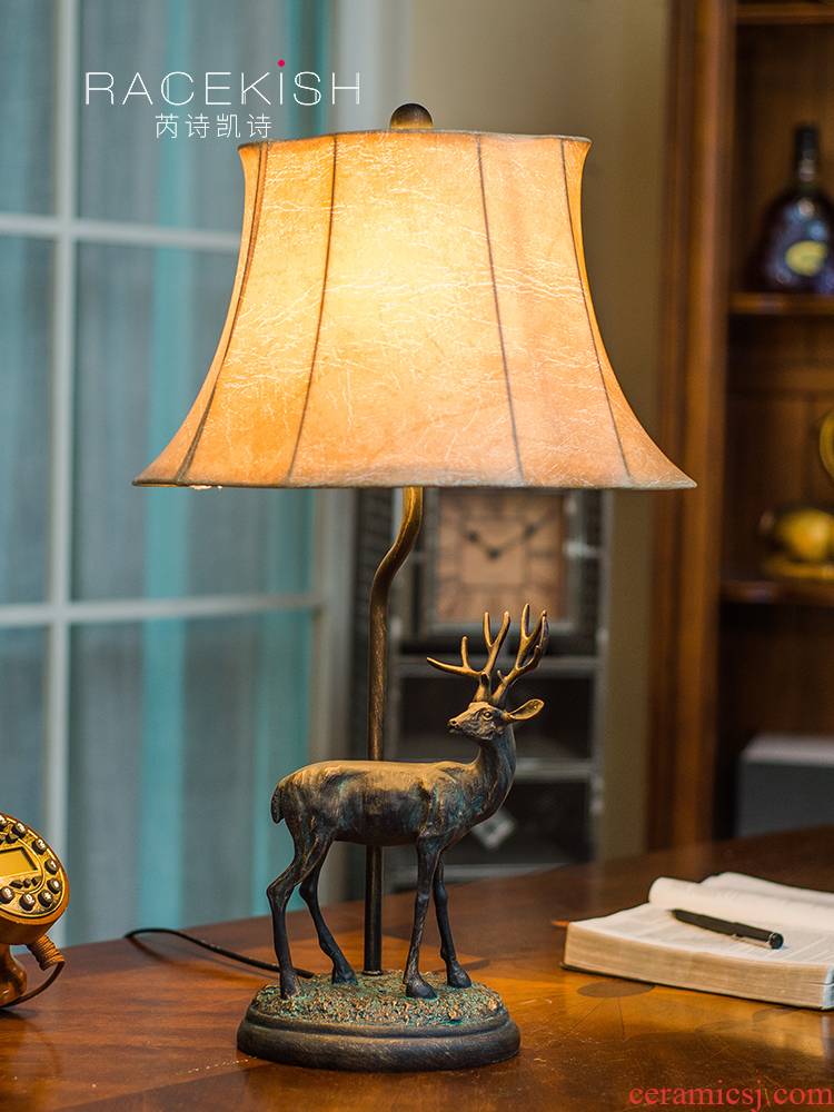 American retro desk lamp creative living room berth lamp of bedroom the head of a bed Europe type restoring ancient ways the study elk decoration lamp