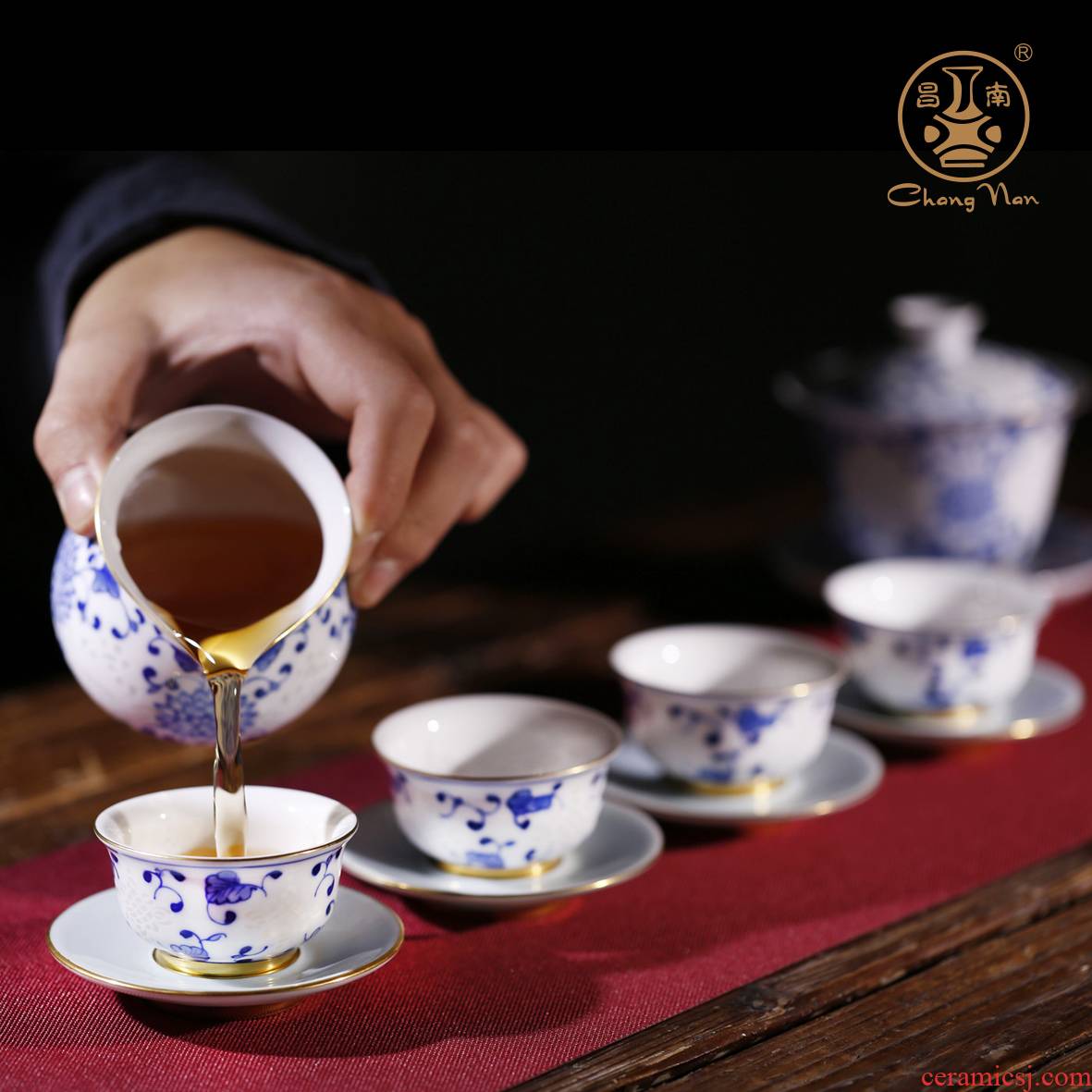Chang south jingdezhen China to send the meeting set of tea set manual hollow out porcelain gifts, household tea set gift boxes