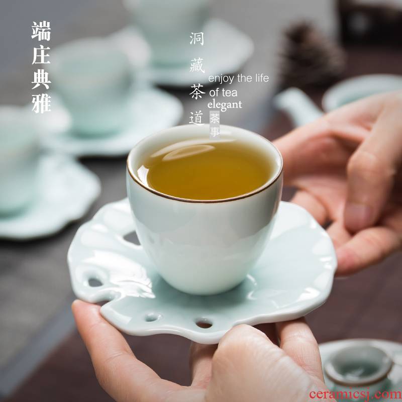Kung fu tea set in floor fittings tea cup saucer celadon powder oolong tea mat celadon the Dutch cup mat