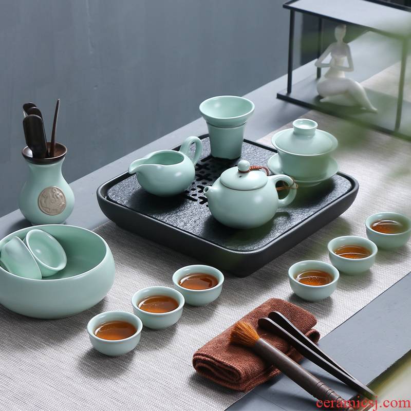 Friends is a complete set of ceramic kung fu tea set suits for your up porcelain tea cups lid bowl washing ice cracked cups sliced open tea set