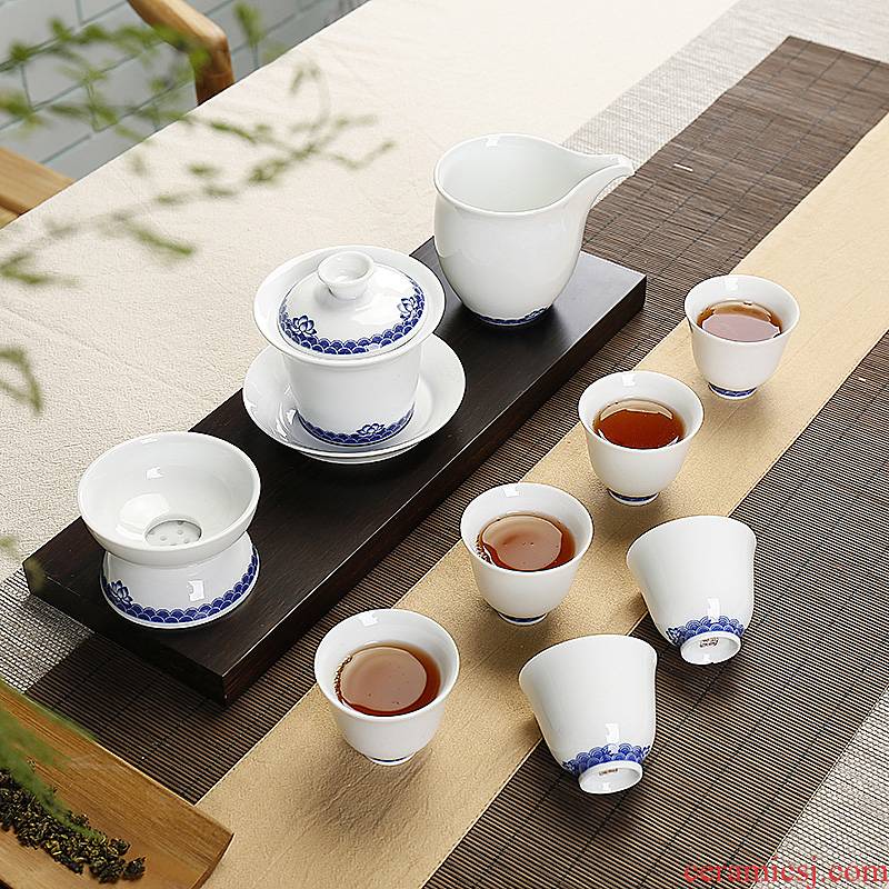 Friends commercial turn white porcelain kung fu tea set suit covered bowl of blue and white porcelain cup home six people a complete set of tea set gift boxes