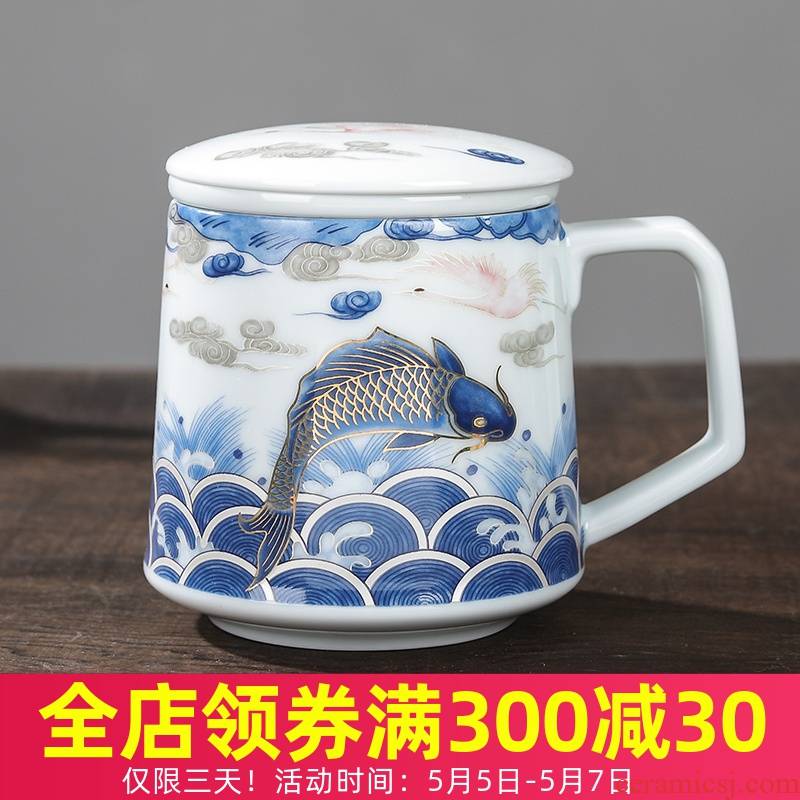 The large capacity of jingdezhen blue and white porcelain cup mark glass ceramic filter cup with cover tea cup home office