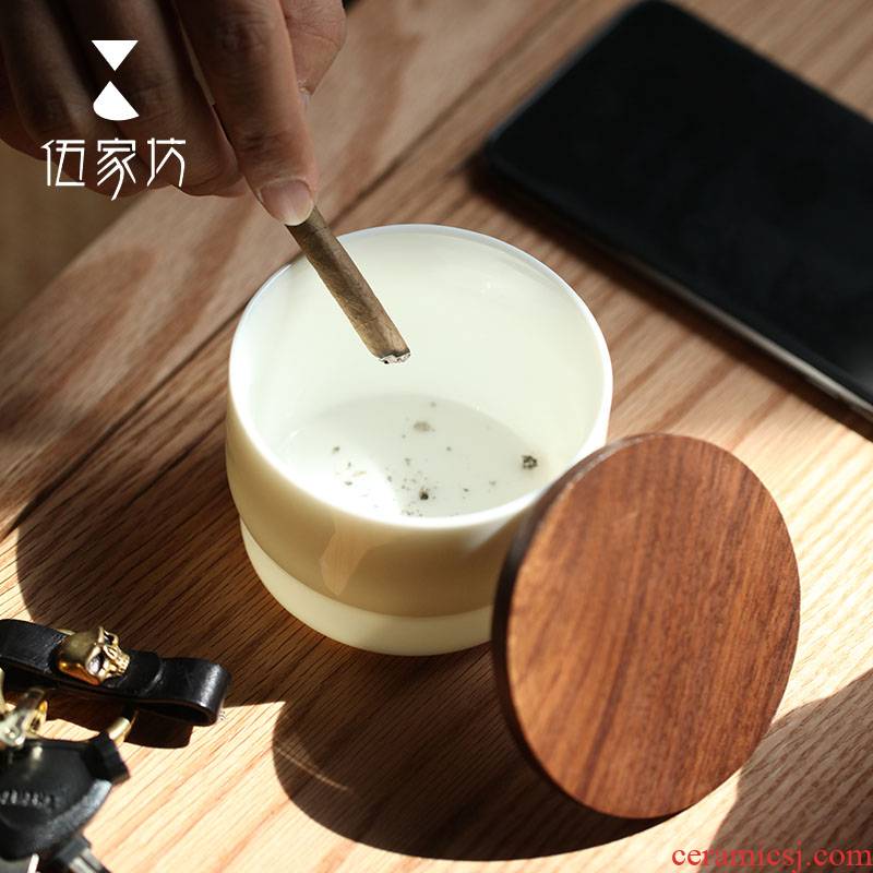 The Wu family fang ceramic ashtray creative candlestick Nordic based furnishing articles household modern Japanese home sitting room