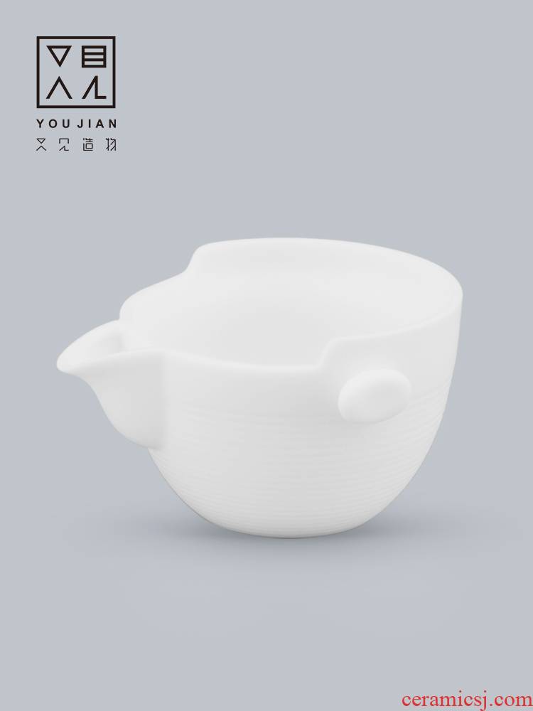 Fair and creation idea of contracted Japanese tea cups of tea Hyde, white porcelain suet jade sea trumpet and a cup of tea