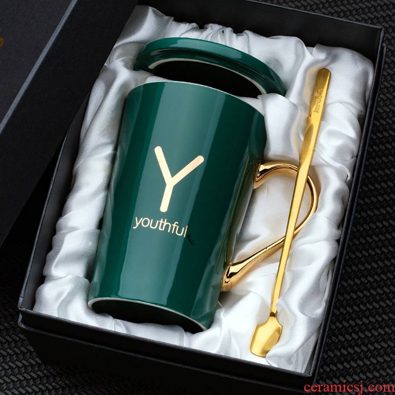 Creative gift boxes of water glass ceramic keller with spoon move trend of men and women home coffee cups