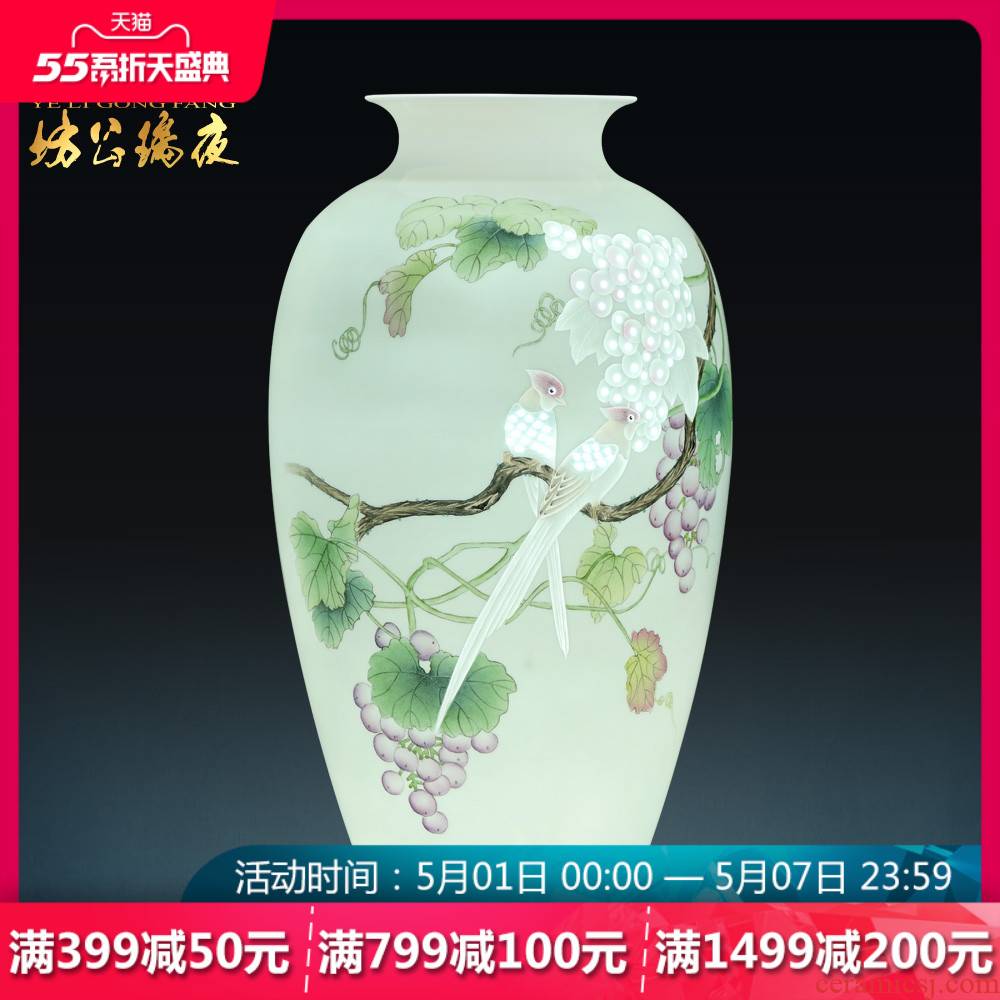 Jingdezhen ceramics hand - made famille rose fruit fragrance, vases, flower arrangement sitting room adornment of new Chinese style household furnishing articles