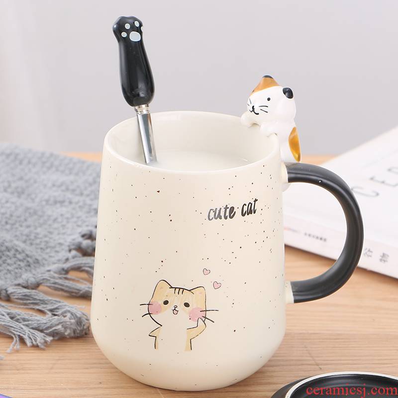 Cartoon cups with cover of pottery and porcelain spoon to ultimately responds a cup of water glass milk cup office getting creative mugs couples