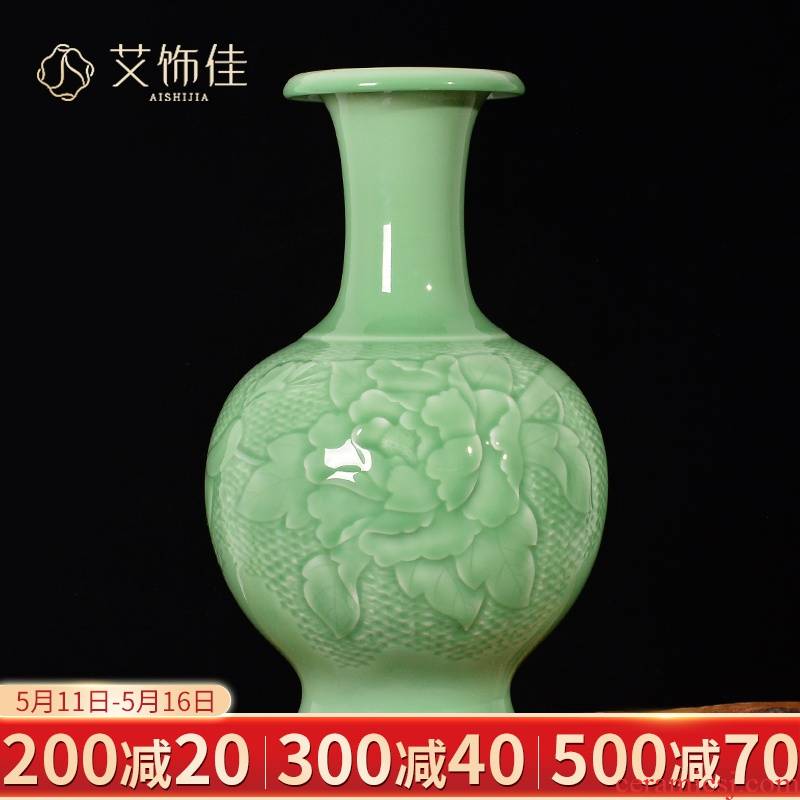 Jingdezhen ceramic antique shadow carving craft vase decoration flower arrangement of Chinese style living room TV cabinet porch place