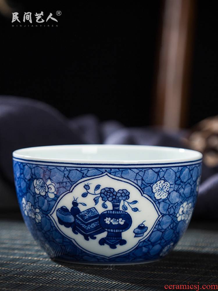Jingdezhen ceramic kung fu tea cup ice may open a window antique antique hand - made the master of the blue and white porcelain cup