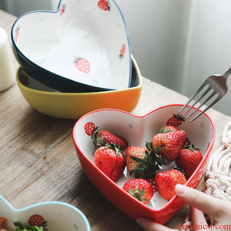 Bowl of strawberries love Japanese creative lovely salad dessert Bowl of individual household ceramics baked red Bowl net the breakfast table