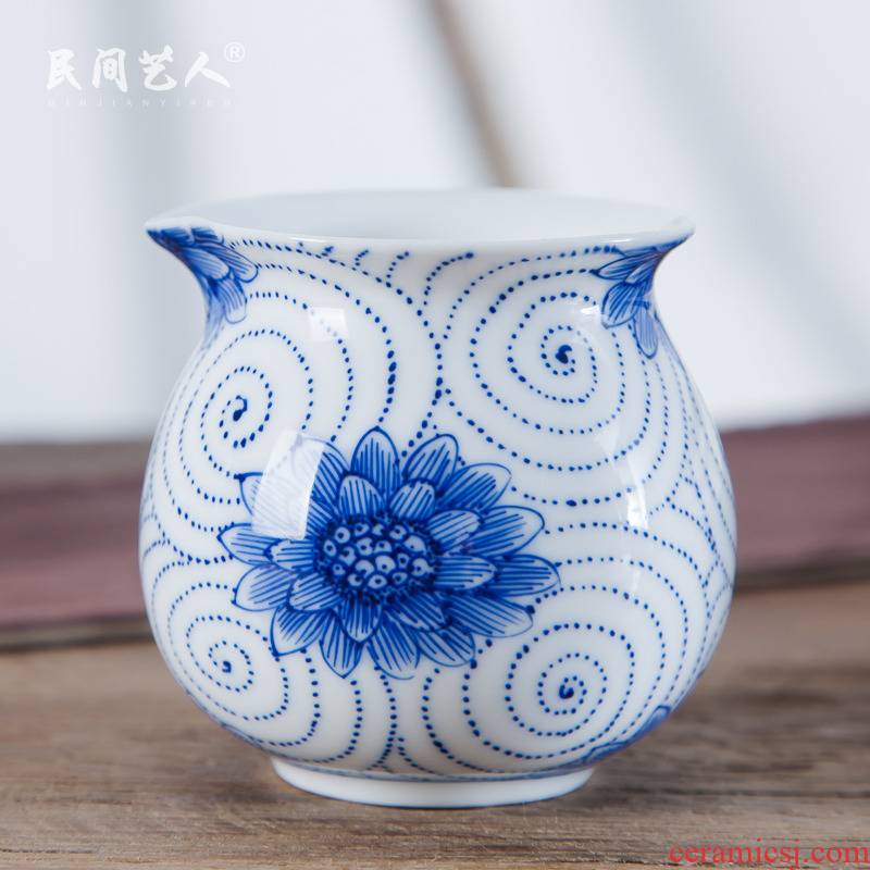 Jingdezhen ceramic hand - made point work kung fu tea accessories fair fair keller cup and a cup of blue and white porcelain tea