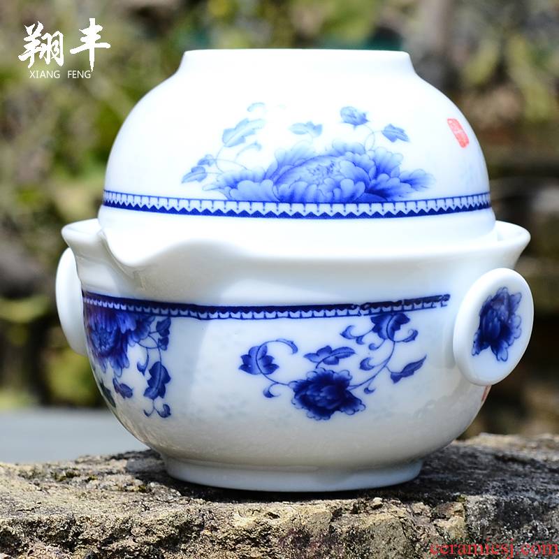 Travel portable kung fu tea set to crack open a piece of blue and white porcelain tea set suit ceramics cup a pot of a cup