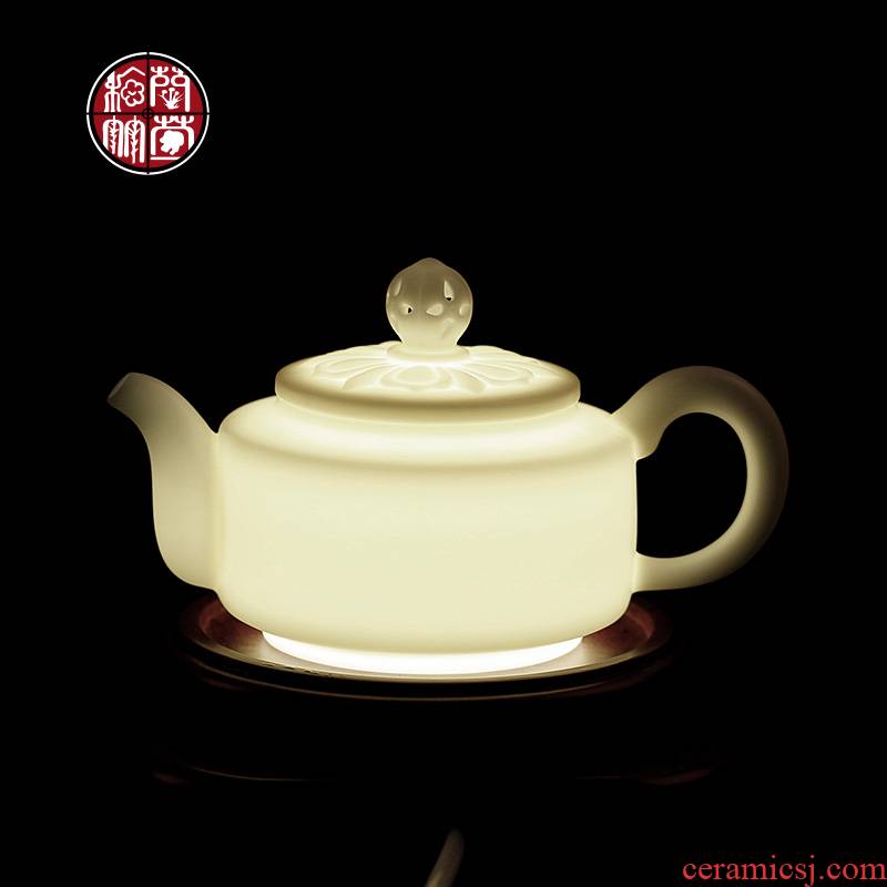 De - gen Chen, a high - white small ceramic suet jade teapot tea accessories household kung fu tea, single pot of porcelain