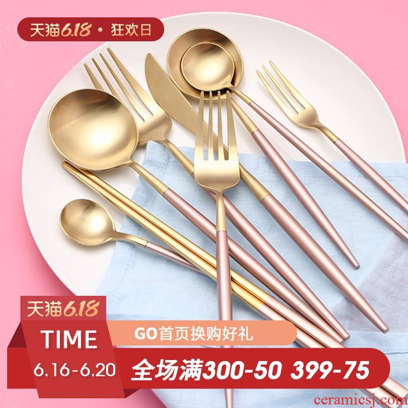 The Fijian trent steak knife and fork spoon, three - piece 304 thickening high - grade stainless steel western - style food tableware. A full set of home