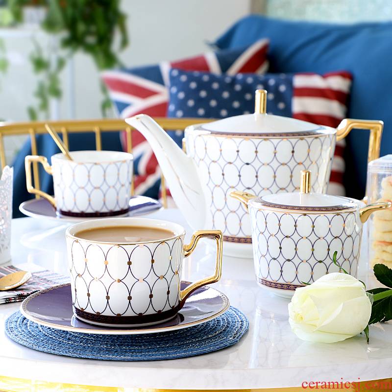 European style afternoon tea tea set suit English coffee cup gold plated ipads porcelain teapot home coffee set with a small key-2 luxury