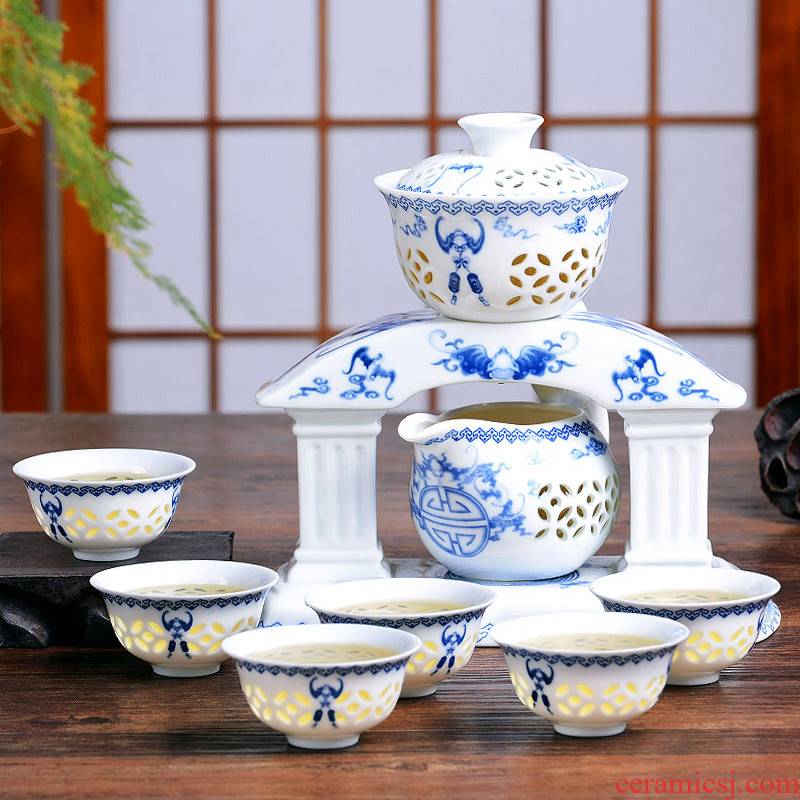 HaoFeng tea service of a complete set of automatic kung fu tea sets the see colour white porcelain kung fu tea set of blue and white porcelain tea set