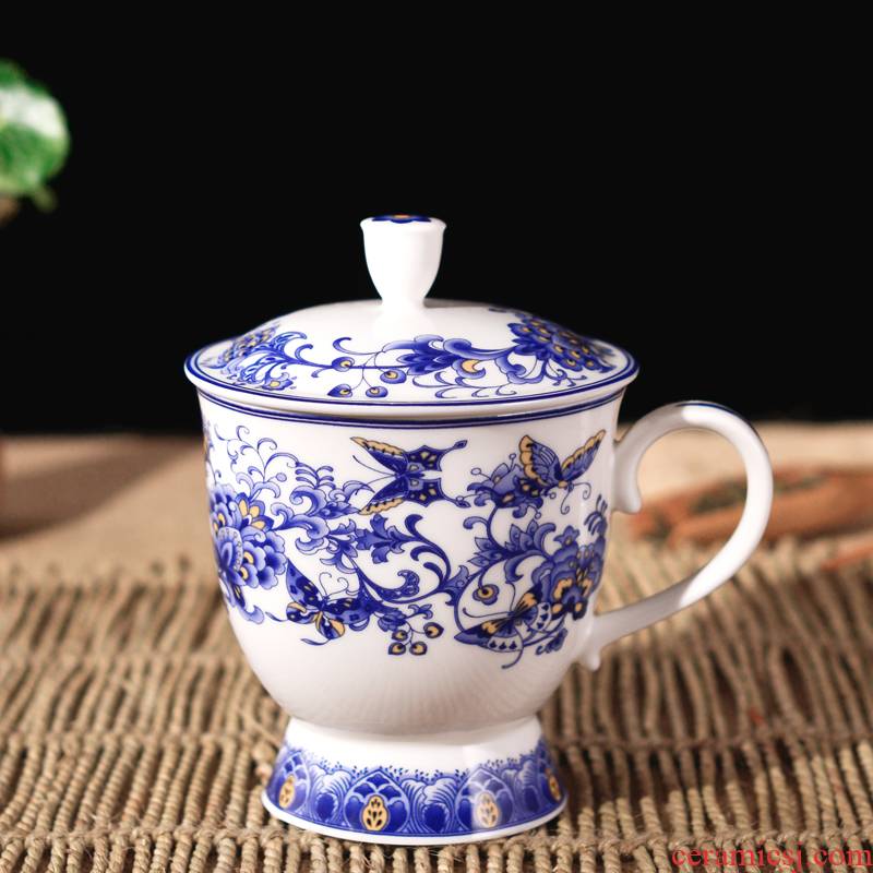 Jingdezhen porcelain, ipads China water glass ceramic cups with cover the blue and white porcelain ms creative fashion a lovely gift