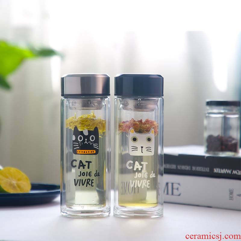 A String of male and female students guest double insulated glass cup portable with transparent express cat portable tea cup