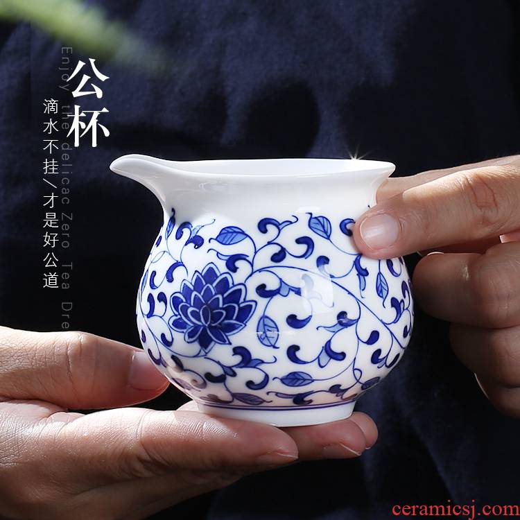 Jingdezhen up the fire which hand made blue and white porcelain points kung fu tea tea tea ware ceramics fair keller cup