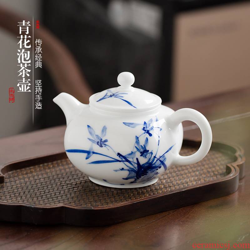 Jingdezhen up fire ceramic teapot filter which is hand - made kung fu tea set of blue and white porcelain tea, small single pot