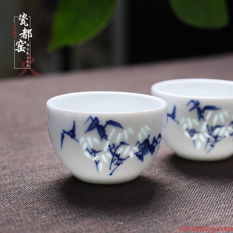 Jingdezhen ceramic sample tea cup single green tea white porcelain, exquisite hand - made single master kung fu tea cups