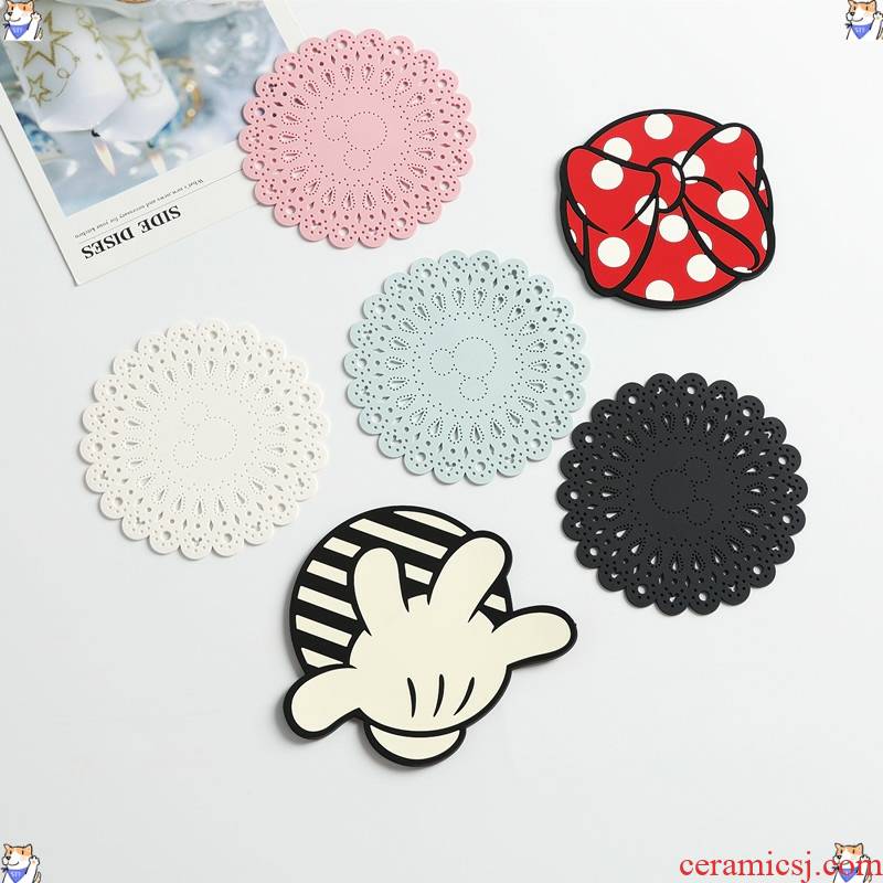 Exported to Japan, counters circular mickey creative lace bowknot is lovely silicone heat insulation cup mat iron