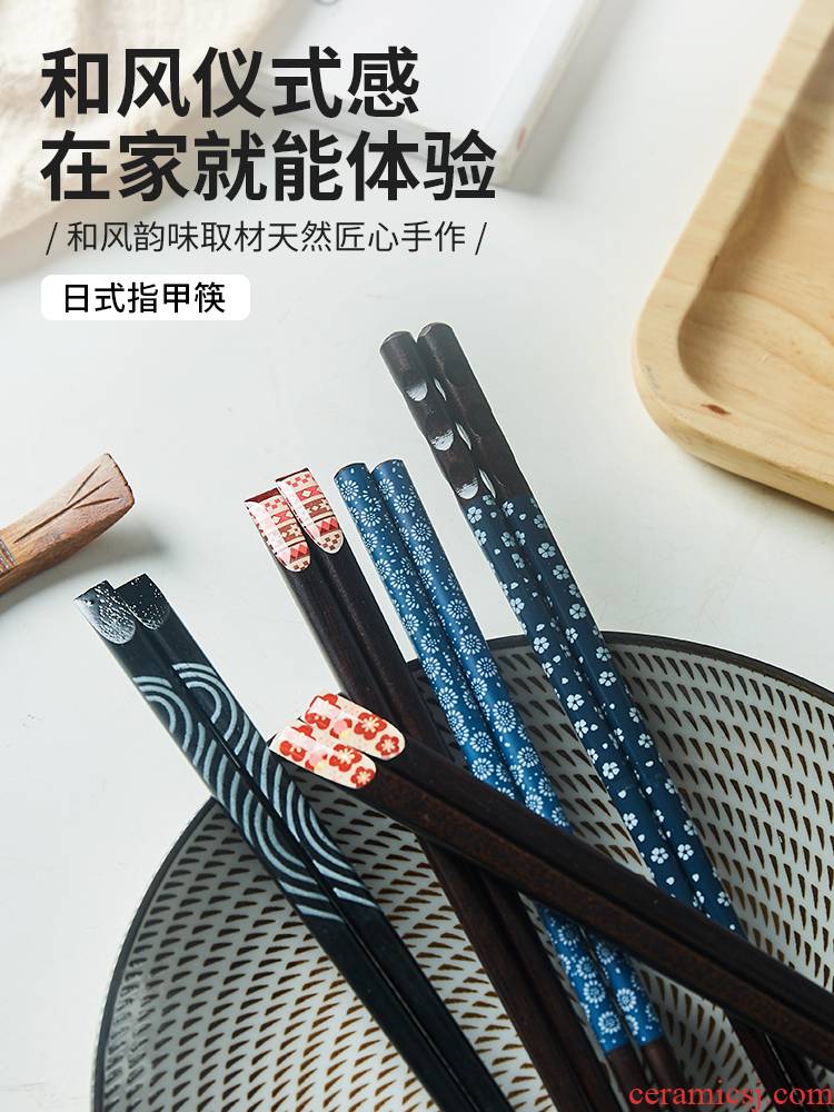 Japanese cherry blossom put pointed nails chopsticks informs the solid wood, lovely tableware creative couples the dining table