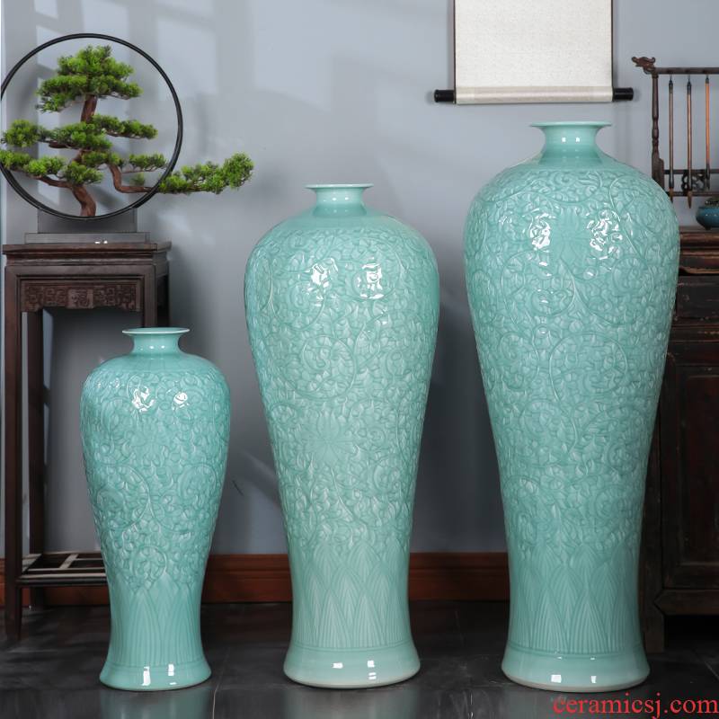 Jingdezhen ceramics craft reliefs green glaze vase high landing place, a large sitting room of Chinese style household decorations